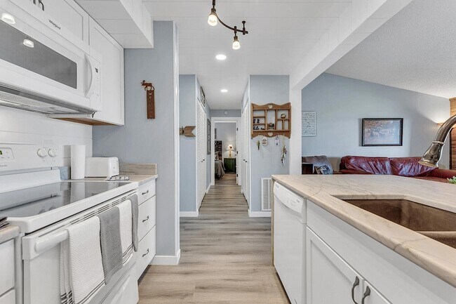 Building Photo - 133 Troon Dr