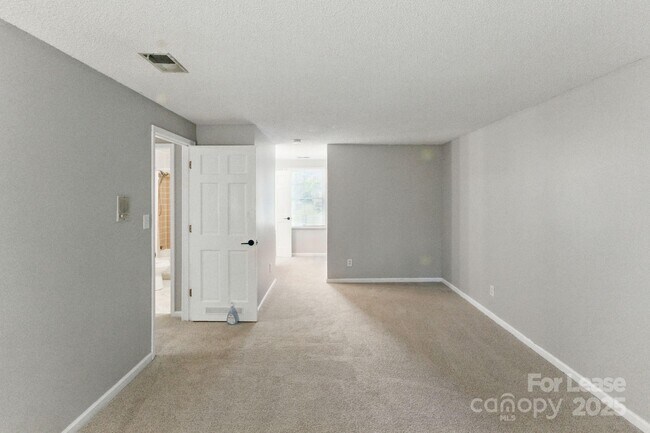 Building Photo - 7016 Wannamaker Ln