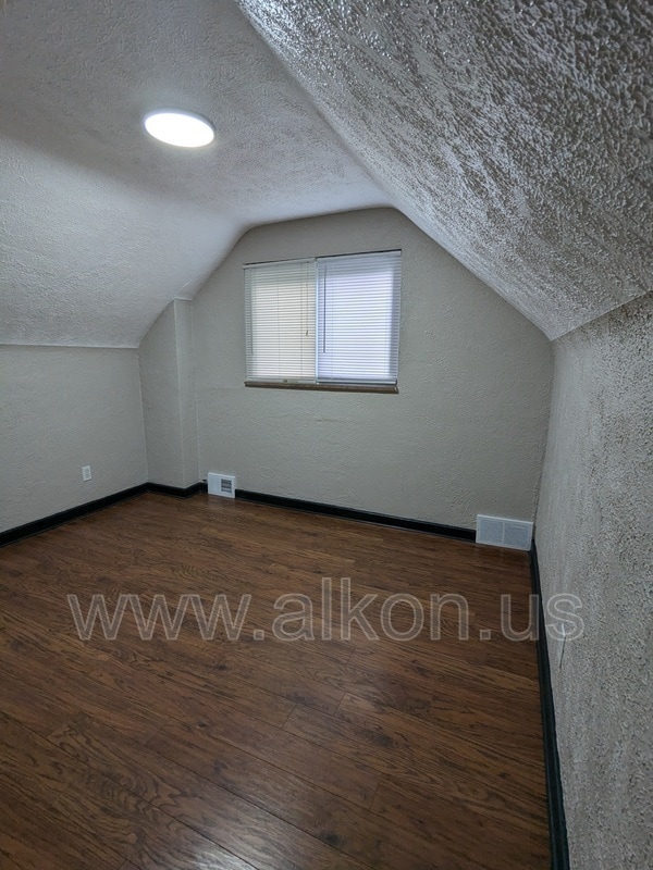 Building Photo - 4205 Coleridge St