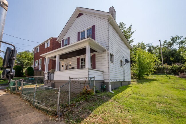 Building Photo - 2810 Freeland St