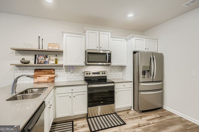 Building Photo - 4630 Blake Lp