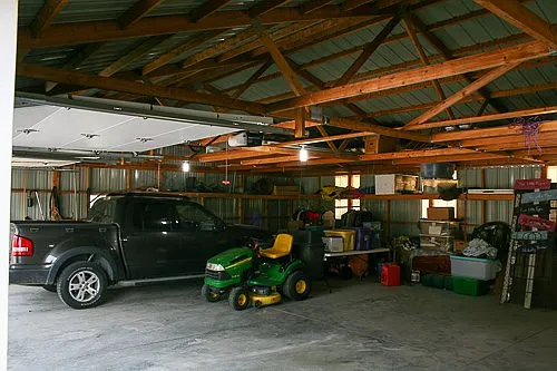 Building Photo - 300 E 5th St