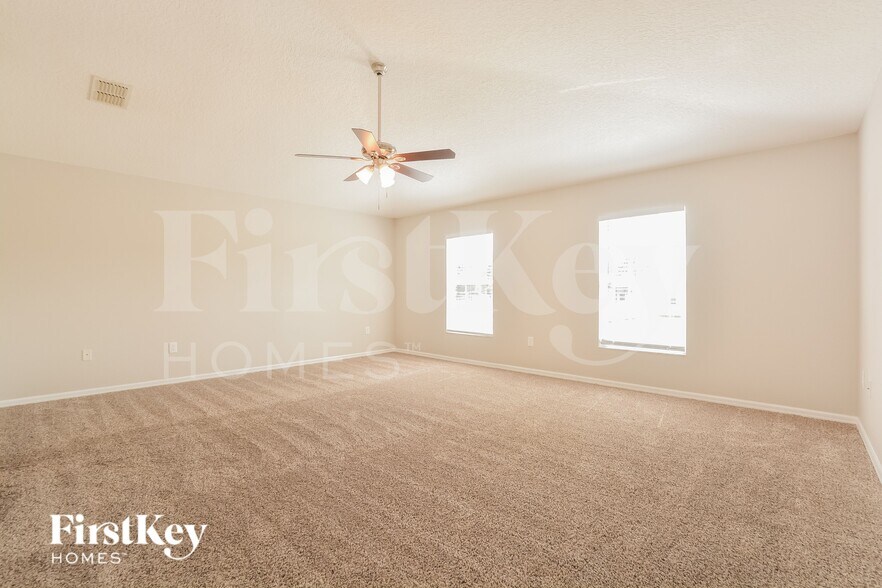 Building Photo - 31845 Sunpark Cir