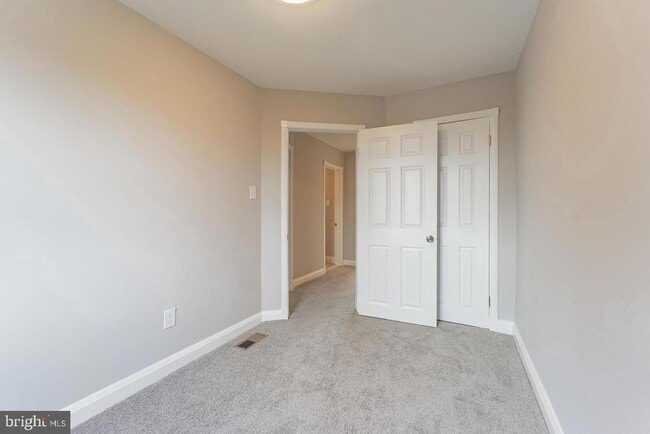 Building Photo - 4011 Mortimer Ave