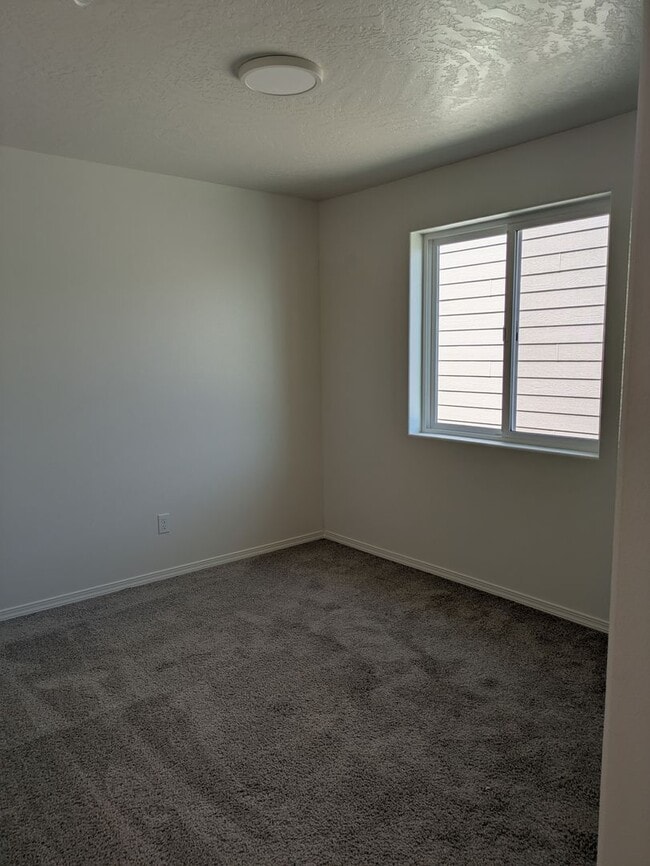 Building Photo - 3687 S Penn Pl