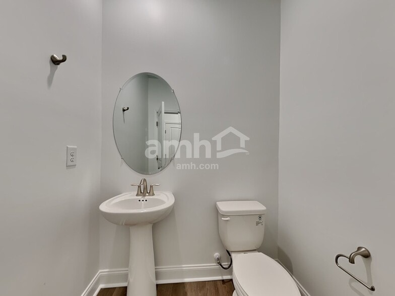 Building Photo - 104 Slice Dr