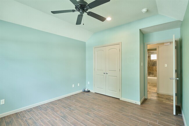 Building Photo - 13613 Vail Dr