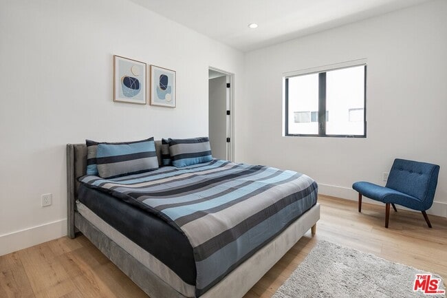 Building Photo - 1236 N Spaulding Ave