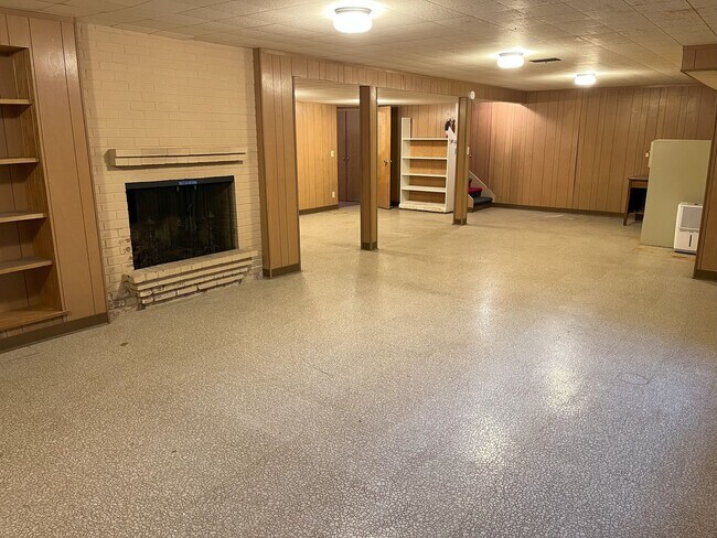 Building Photo - Timeless Character Meets Spacious Living i...