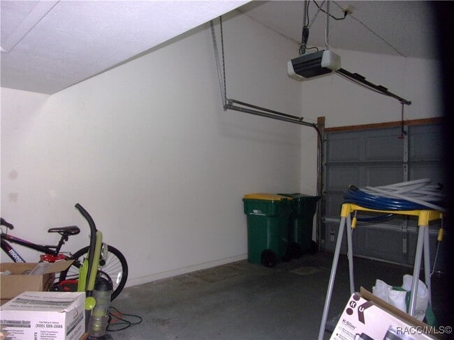 Building Photo - 470 Siesta Terrace