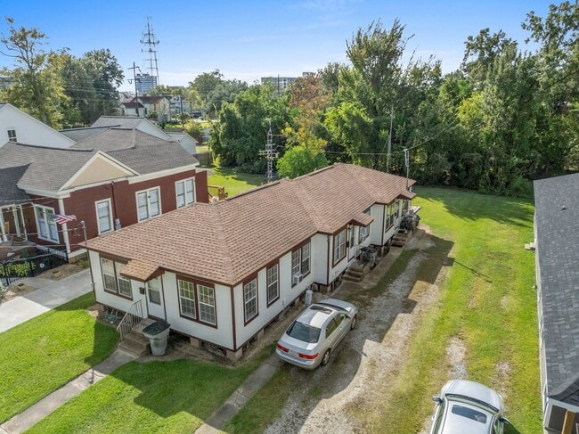 Building Photo - 420 Moss St