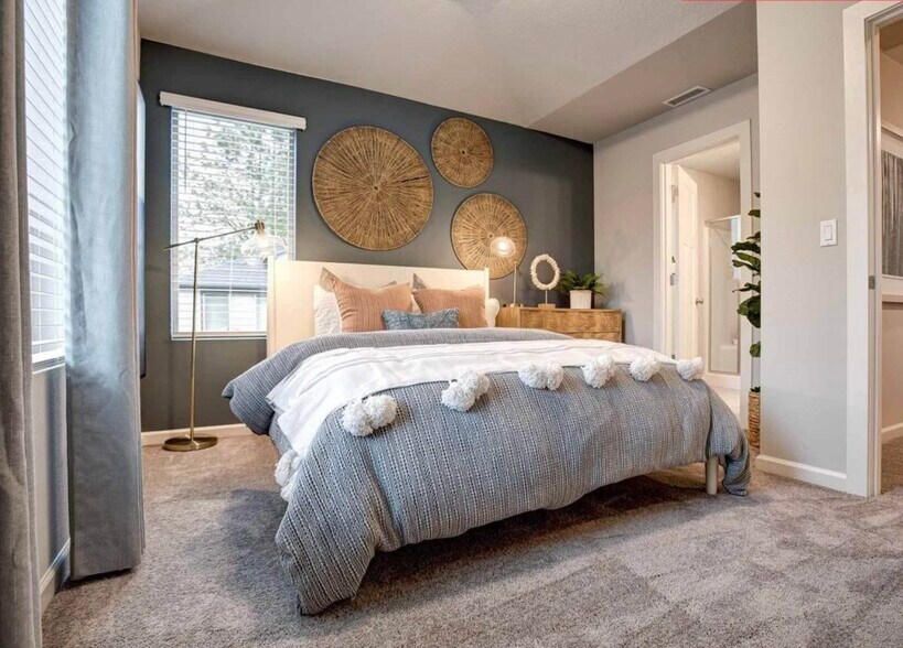 Building Photo - 8879 SW Elena Ln