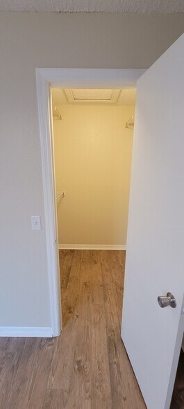 Building Photo - 4532 Commander Dr