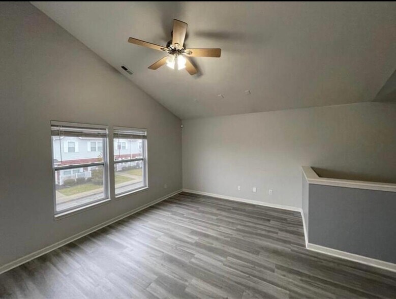 Building Photo - 12235 Bubbling Brook Dr