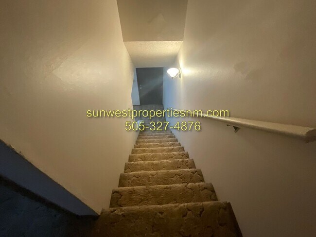 Building Photo - 1621 N Farmington Ave