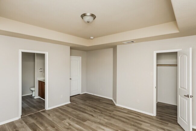 Building Photo - 313 Haywood Cir