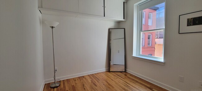 Building Photo - 125 Washington St