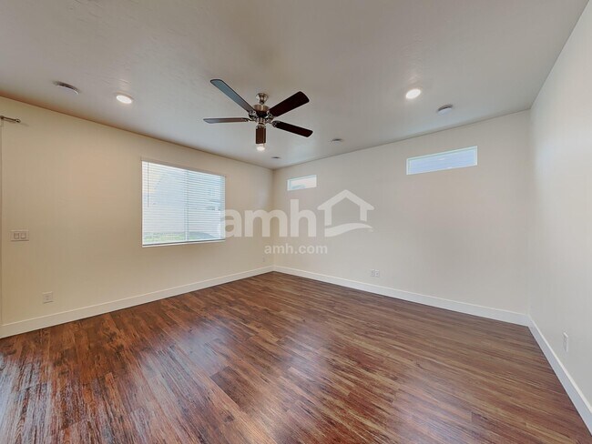 Building Photo - 1317 E Old Mesquite St