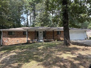 Building Photo - 1710 Cedarhurst Dr