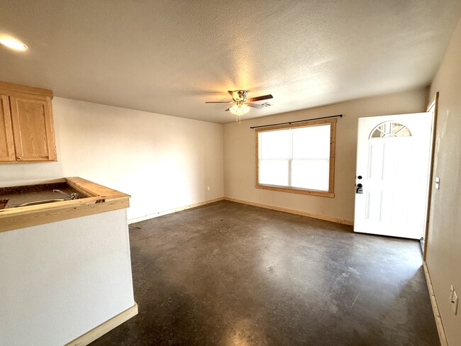 Building Photo - 11957 Sandpiper Rd