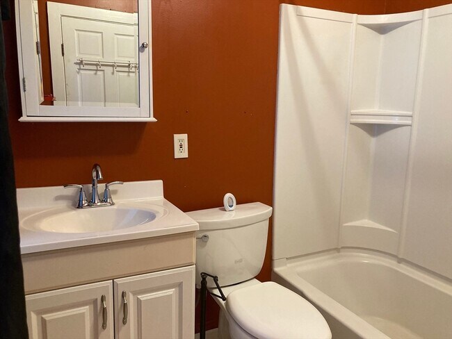 Building Photo - 30 Grant St