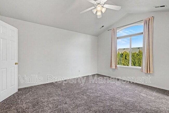 Building Photo - 4936 Evie Jean St NE