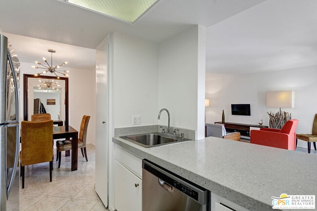 Building Photo - 1552 S Camino Real