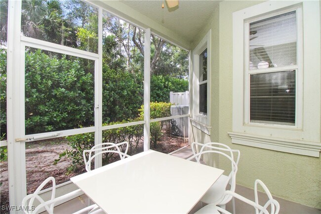 Building Photo - 1355 Mariposa Cir