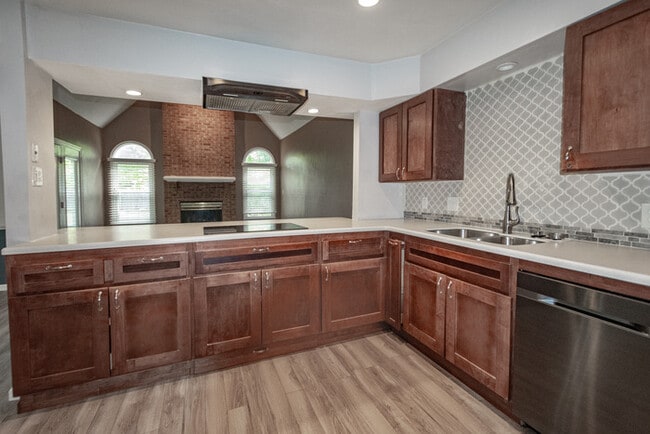 Building Photo - BEAUTIFUL HOME FOR RENT IN GLENWOOD AREA