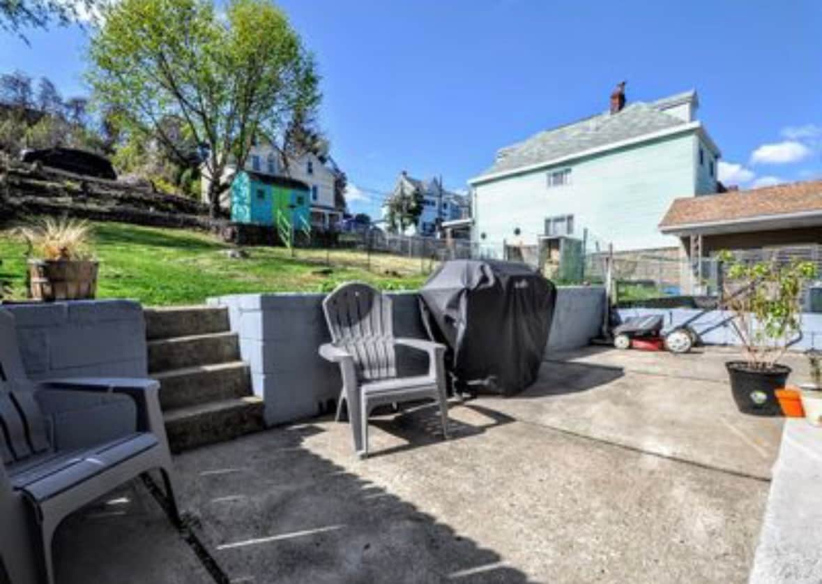 Building Photo - 2328 Primrose St
