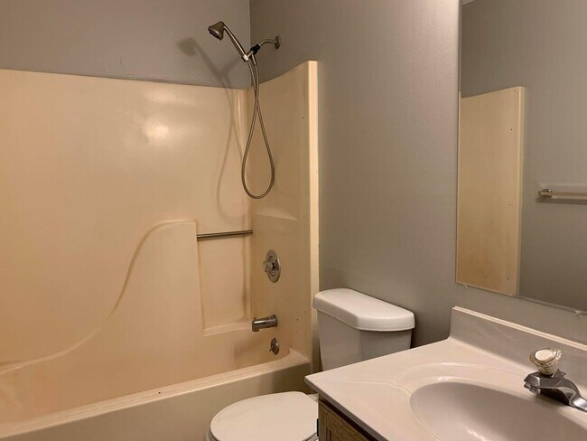 Building Photo - 2119 Live Oak Ln