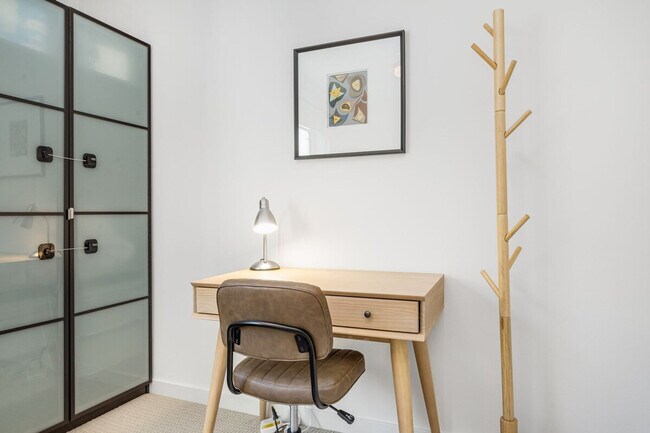 Building Photo - 722 3rd Ave N