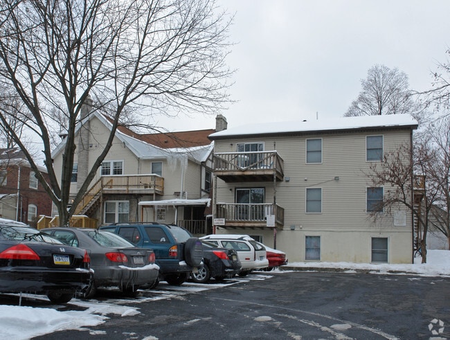 Building Photo - 134 W Fairmount Ave