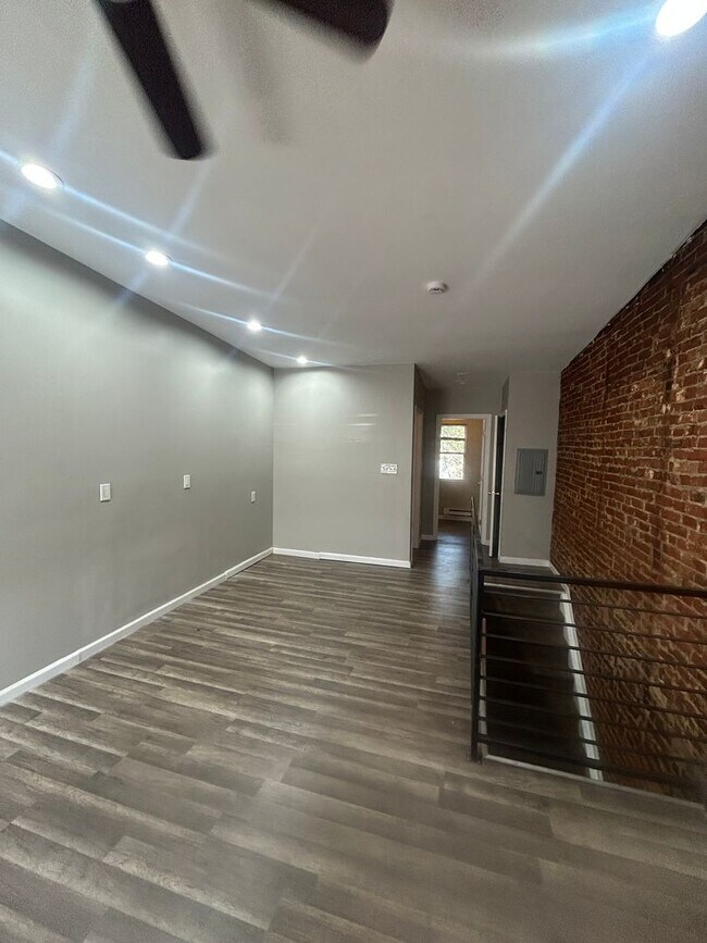 Building Photo - Bright & Updated 2 Bedroom | 2 Full Bath Home – $1,150/Month-3238 Jasper Street Philadelphia, PA ...