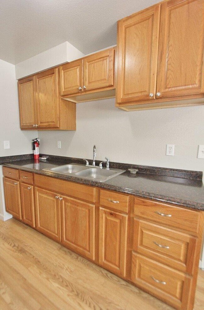 Building Photo - 211 S Highland Dr