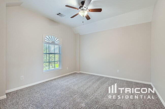 Building Photo - 2020 Hillcroft Dr