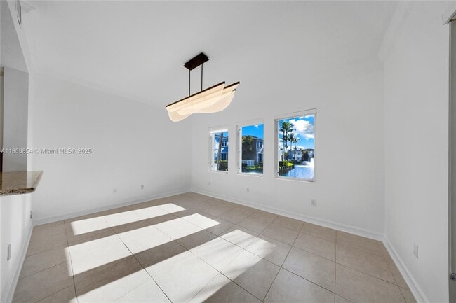 Building Photo - 21025 NE 31st Ave