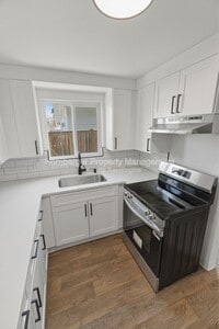 Building Photo - 2011 E Desmet Ave