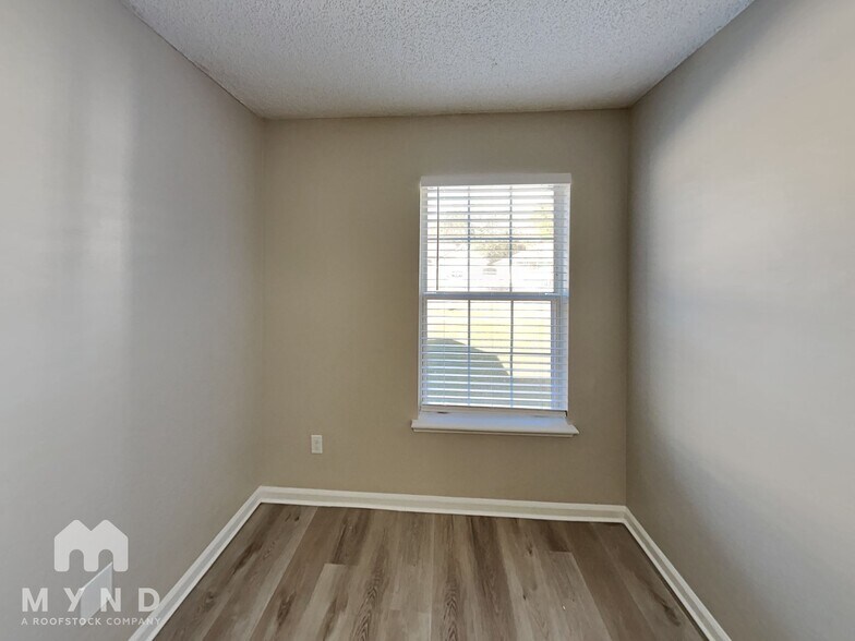 Building Photo - 6549 Arancio Dr W