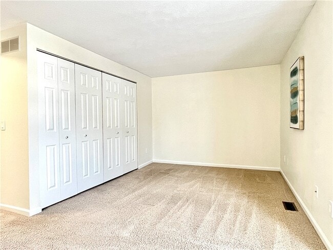 Building Photo - 35 Camberley Pl