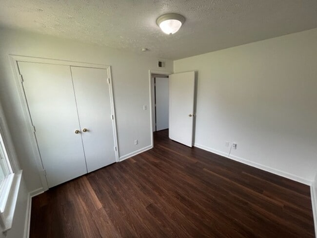 Building Photo - Quaint Sylvan Heights Duplex