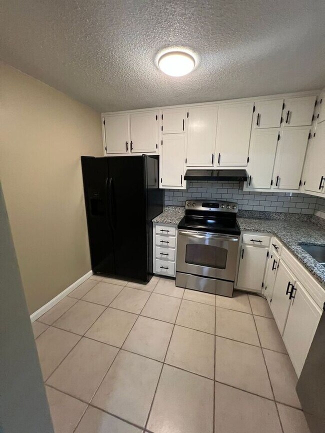 Building Photo - Cozy 2 bedroom 1 bath ranch duplex NOW AVAILABLE!