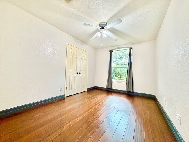 Building Photo - 18315 Forest Town Dr