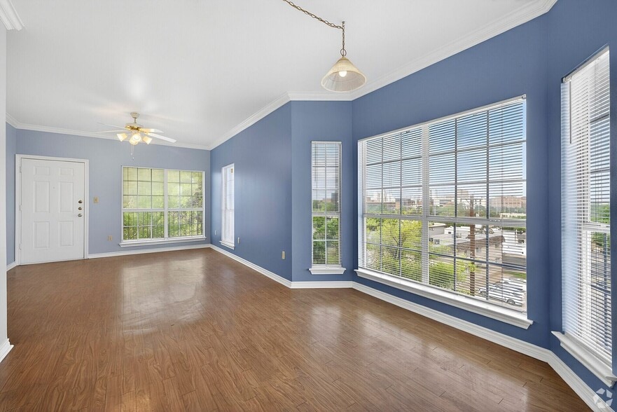 Interior Photo - East Wood
