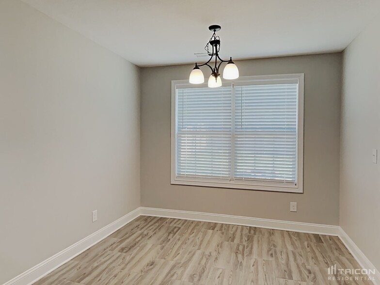 Building Photo - 1041 Charles Thomas Dr