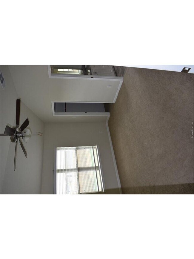 Building Photo - Stunning 3 Bed, 2 Bath in Creek Meadows!
