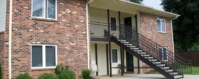 Building Photo - 611 Vanity Fair Ave