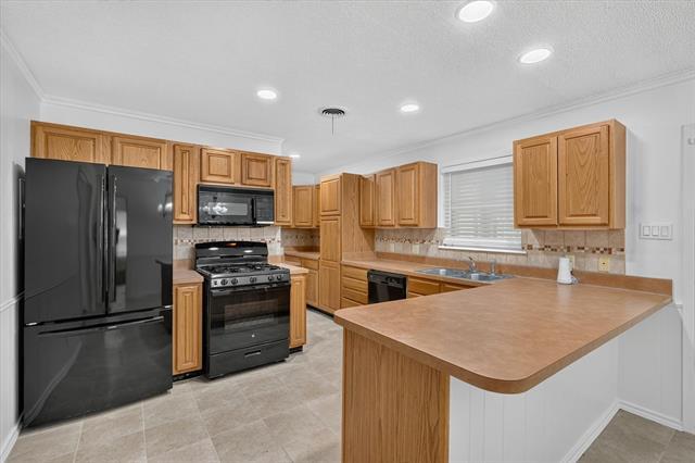 Building Photo - 2539 Highwood Dr