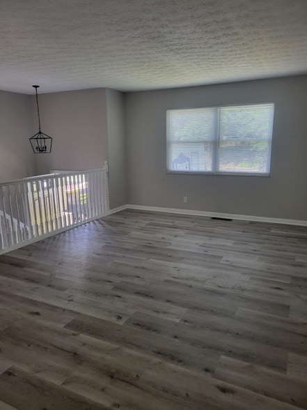 Building Photo - 805 Dayton Pike