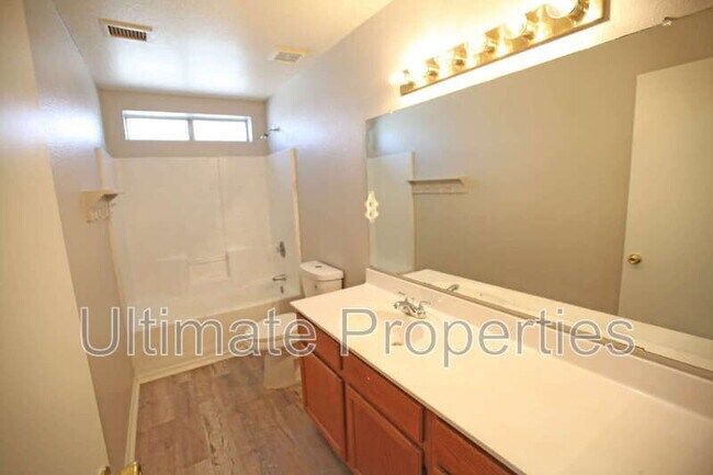 Building Photo - 8537 W Windsor Dr